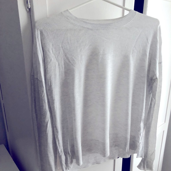 Soft lightweight sweater top - Picture 1 of 4